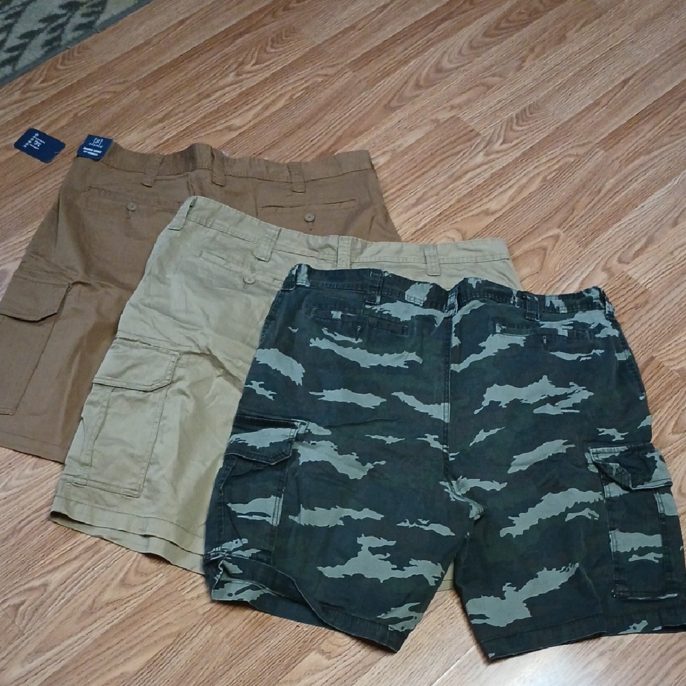 George Men's Cargo Shorts in Camo, Tan, and Khaki Size 44